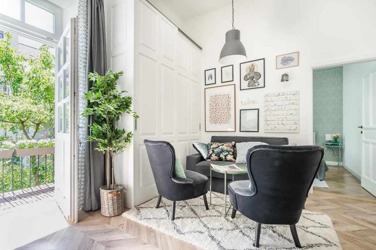 Bpr King Street Vintage Design Home With A/C contacts