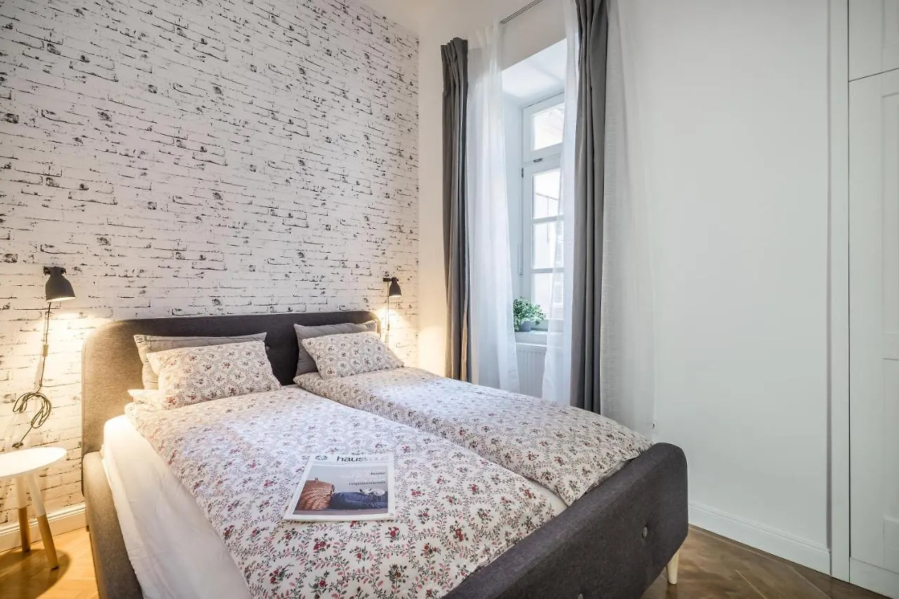 Bpr King Street Vintage Design Home With A/C Budapest Apartment